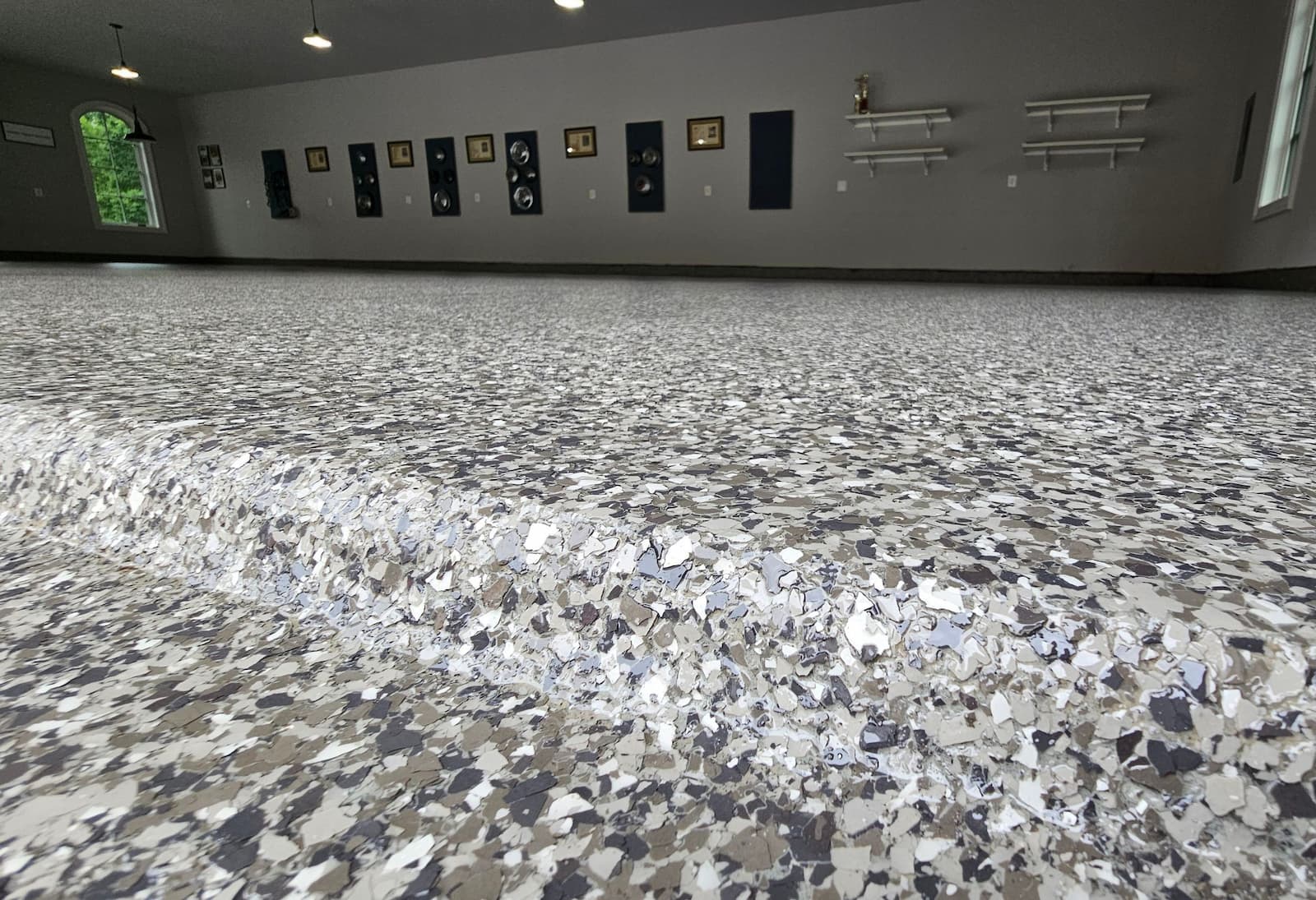 floor Epoxy vs Polyurea: Deciphering the Differences in Concrete Floor Coatings